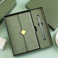 Coffret Cadeau de Carnets à Couverture Rigide en Cuir (7 Couleurs au Choix) avec 120 Feuilles de Papier et Marque-page en Soie pour Cadeau d'Entreprise et Usage Professionnel
