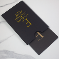 Pochette verticale bordeaux pour cartes, avec découpe pour le pouce, enroulable, rouge bordeaux, avec carte de remerciement imprimée recto-verso pour emballage de parfum