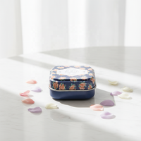 Boîte en étain carrée miniature décorative personnalisée avec charnière, couleur personnalisée, matériau recyclable pour le stockage d'aliments, de bijoux, de bonbons et de menthes