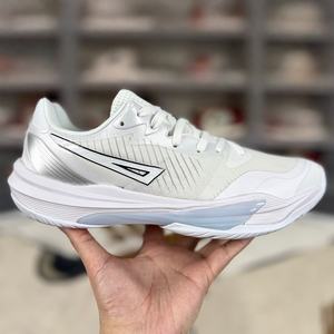 Zapatillas de running para hombre de alta calidad con suela gruesa que proporciona amortiguación y son ligeras, ideales para zapatillas de baloncesto casuales. - Product Image 3