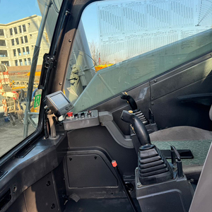 Grue de levage mobile hydraulique d'occasion ZTC800V 80 tonnes, faible nombre d'heures, matériel de levage d'occasion - Product Image 3