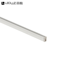 Lampe LED ultra-mince ALP096 pour sous-meuble, à poser ou encastrée, avec couvercle en silicone et profilé en aluminium, barre lumineuse