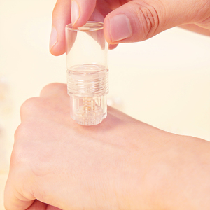 Sistema de Microinfusão e Microagulhamento para Rosto e Couro Cabeludo Seek Pretty para Uso Doméstico, Kit de Microagulhas Derma Stamp 24K para Couro Cabeludo - Product Image 1