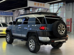 Toyota FJ Cruiser d'<span class=keywords><strong>occasion</strong></span> 2017, 15 000 miles, norme Euro V, transmission automatique, moteur 4L Turbo, sièges en cuir, toit ouvrant, caméra 360° arrière - Product Image 3