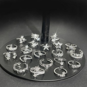 Goth Punk Bling เรขาคณิตที่ไม่ปกติ<span class=keywords><strong>แหวน</strong></span>รูปดาวสำหรับผู้หญิงแหวนเพทายคริสตัล Y2K เครื่องประดับสไตล์ Emo - Product Image 2