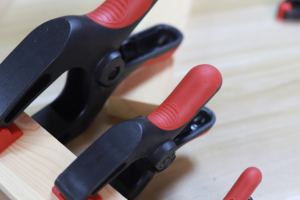 Juego de Pinzas de Plástico Rígido en Forma de A para Carpintería, Abrazaderas de Fijación con Tornillo Manual, Pinzas de Presión con Microresorte, Herramientas de Bricolaje - Product Image 6