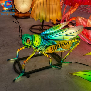 SGFL437 Lanterne chinoise en soie en forme d'insecte pour Thanksgiving, structure en acier, étanche, ensemble pour festival lumineux - Product Image 1