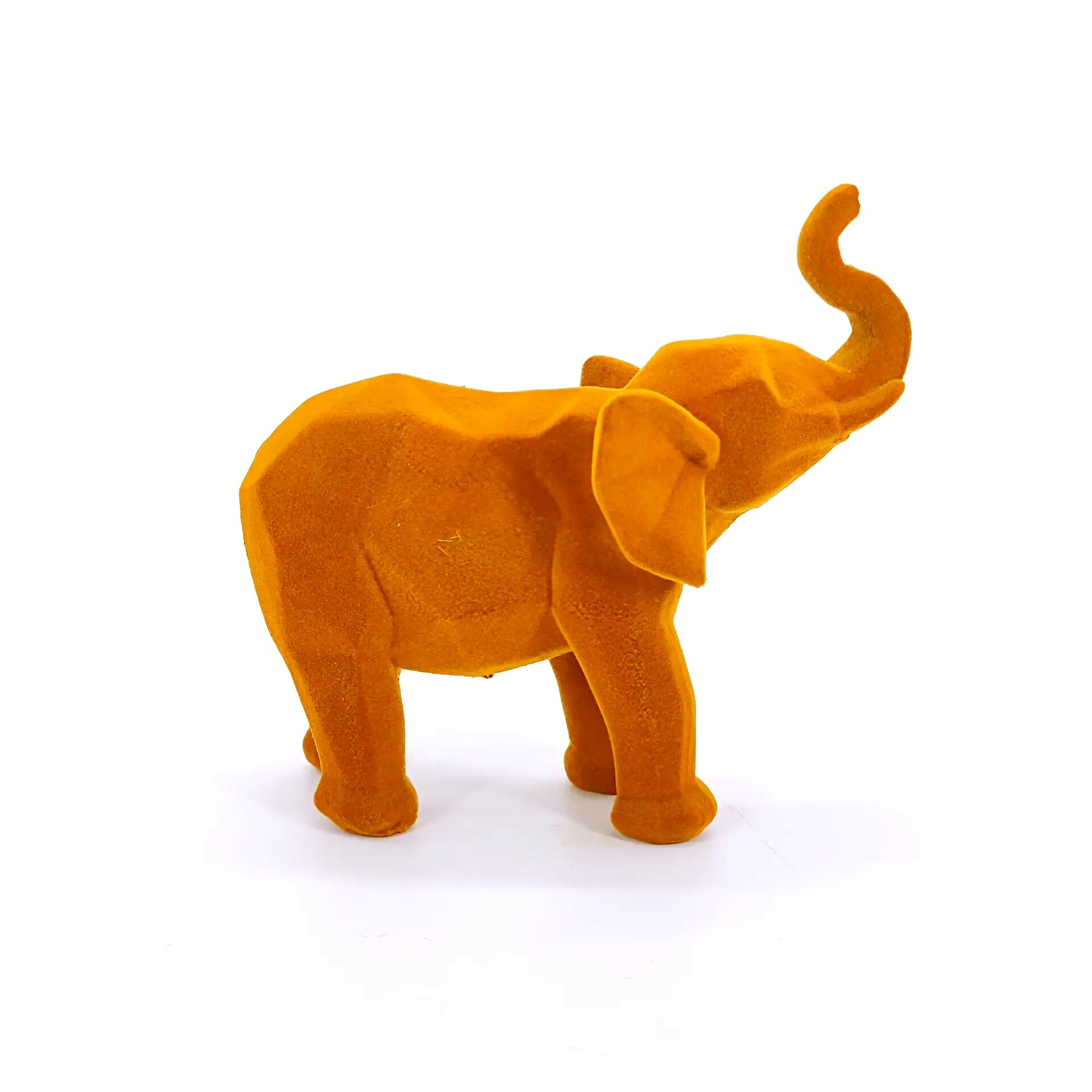 Искусственная статуя слона