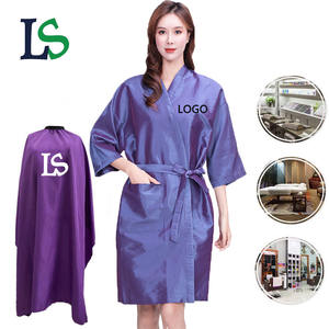 Robe de salon en polyester 2026, cape pour client, logo personnalisé, robes de coiffure, blouse pour <span class=keywords><strong>coiffeur</strong></span>, coupe de cheveux, coloration des cheveux - Product Image 1