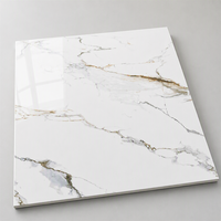 Carreaux de céramique pleine masse 600x600mm de luxe, aspect marbre Calacatta Gold poli, pour murs de salle de bain et crédences de cuisine