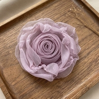 Appliques de roses en organza à bords brûlés, patchs de fleurs en tissu froissé pour pinces à cheveux, broches et accessoires vestimentaires DIY