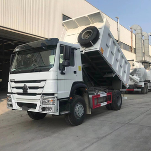 Nouveau Howo <span class=keywords><strong>10m3</strong></span> mètre cube <span class=keywords><strong>camion</strong></span> lourd 4x2 6 roues <span class=keywords><strong>camion</strong></span> à <span class=keywords><strong>benne</strong></span> basculante <span class=keywords><strong>camion</strong></span> à <span class=keywords><strong>benne</strong></span> basculante aux EAU - Product Image 1