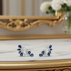 Orecchini a perno E1769 in oro bianco con zaffiro taglio a pera, montatura a griffe, a forma di pianta, gioielli di lusso da donna per matrimonio - Product Image 2