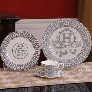 2023 Hot Selling Low Price Party <b>Halloween</b> Tableware Jungle Dinner Set - Product Image 5