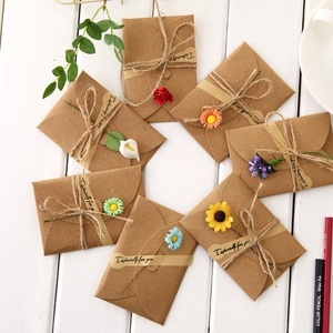 Carte de vœux créative en papier kraft avec fleurs séchées, faite à la main, pour les petits fleuristes, pour envoyer des vœux aux clients, cartes cadeaux pour les fêtes - Product Image 3