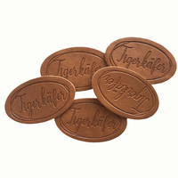 Meilleur prix pour des étiquettes en cuir PU autocollantes lavables personnalisées avec finition en relief/métal pour vêtements et sacs