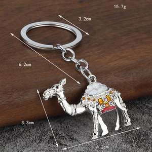 <span class=keywords><strong>Porte</strong></span>-clés Exotique Traditionnel Chameau <span class=keywords><strong>3D</strong></span> Émaillé Plaqué Or et Argent, Breloque de Sac Animal pour Souvenirs d'Arabie Saoudite - Product Image 4