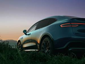 HarmonyOS Imagination R7 Design élégant Connectivité intelligente Puissance à longue portée Redéfinir l'élégance électrique dans les véhicules à énergies nouvelles - Product Image 5