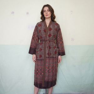 Chaqueta de algodón no tejido acolchada Kantha floral de secado rápido, kimono largo cosido a mano con serigrafía, ropa de playa, bata de baño, invierno - Product Image 1