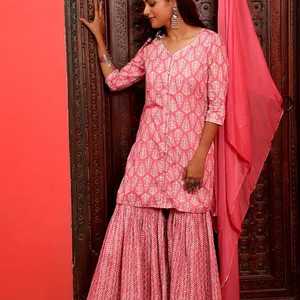 Nieuwste Collectie Dames Klaar Om Etnische Kleding Te Dragen Roze Etnisch Bedrukte Rechte Kurta Met Sharara & Chiffon Dupatta Set