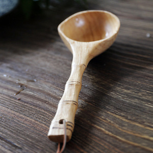Louche à eau en bois massif avec bec verseur, cuillère à thé en bois non peinte, cuillère de cuisine écologique - Product Image 2