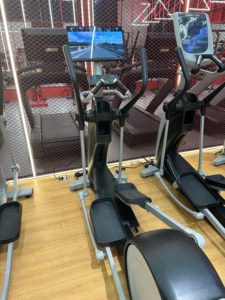 Elíptica Comercial de Alta Gama para Gimnasio en Casa con Pantalla LCD, 20 Niveles de Resistencia, Construcción de Acero - Product Image 5