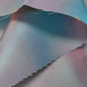 Tùy chỉnh 2-hỗn hợp màu 57% <span class=keywords><strong>Nylon</strong></span> 43% <span class=keywords><strong>polyester</strong></span> <span class=keywords><strong>Twill</strong></span> dệt vải cho áo khoác - Product Image 1