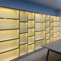 Vitrine d'angle personnalisable HongMing pour chaussures et sacs, couleur sur mesure pour salon et salle d'exposition