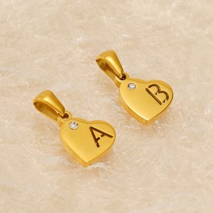 Ciondolo a Cuore con Diamanti in Acciaio Inossidabile Stile Ins, Accessori con Lettere in Acciaio al Titanio a Forma di Cuore - Product Image 5