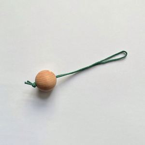 Bolas de Madera de Cedro Rojo con Cuerda y Logotipo Personalizable, 3.4 cm, Diseño Moderno, Multifuncionales para Almacenamiento de Armarios y Zapatos, Regalos Promocionales - Product Image 1
