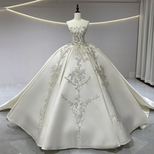 Vestido de Novia JFH11 Exclusivo con Cuello Barco, Satén, Bordado y Encaje - Product Image 1