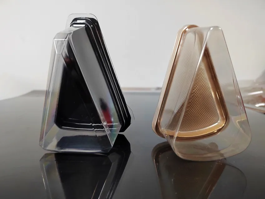 Scatola di imballaggio per sandwich da dessert in plastica trasparente con triangolo in PET usa e getta di alta qualità con coperchio