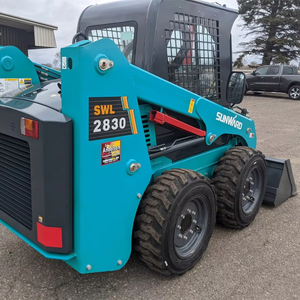 Minicargadora SUNWARD con Motor Diésel Kubota, Cilindros Hidráulicos KYB, Certificación EPA, Minicargadora Frontal - Product Image 2