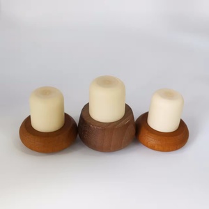 Bouchons <span class=keywords><strong>de</strong></span> liège synthétique <span class=keywords><strong>de</strong></span> haute qualité Bouteille en verre à dessus en bois à bas <span class=keywords><strong>prix</strong></span> pour l'eau avec liège à haute teneur en polymère avec liège en bois - Product Image 4