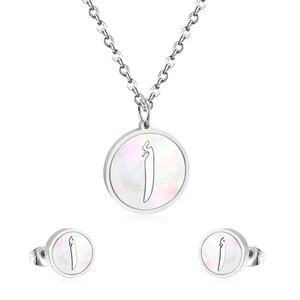 Parures de colliers classiques vintage pour femmes en acier inoxydable avec initiales de l'alphabet arabe – Ensemble de bijoux - Product Image 3