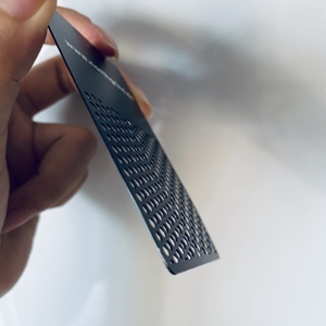 Meilleures ventes : Broyeurs de cartes de visite professionnels en métal personnalisés - Product Image 1