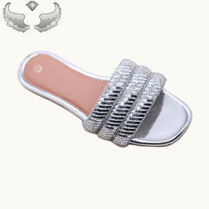 Sandales et pantoufles décontractées confortables pour femmes, de haute qualité, en gros, lot de best-sellers en promotion - Product Image 5