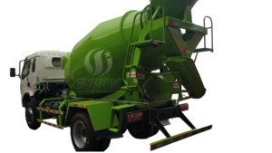 Camión Mezclador <span class=keywords><strong>de</strong></span> Cemento y Concreto 4X2 4X4 6X4 en Venta, Camión Mezclador <span class=keywords><strong>de</strong></span> Concreto FOTON <span class=keywords><strong>con</strong></span> <span class=keywords><strong>Bomba</strong></span> 4m3, Precio <span class=keywords><strong>de</strong></span> Fábrica - Product Image 5