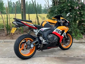 <span class=keywords><strong>Moto</strong></span> Super Sport Honda CBR1000RR Fireblade 1000cc à Refroidissement Liquide, Quatre Cylindres en Ligne, pour Piste et Route - Product Image 5
