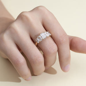 แหวนเพชรเม็ดเดี่ยวเพาะเลี้ยงในห้องปฏิบัติการ Messi Jewelry รุ่น MSR-2037 ทองคำขาว 18K สำหรับผู้หญิง - Product Image 5