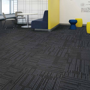 Dalles de moquette en polypropylène à motif puzzle moderne, taille 50*50, avec support en PVC, à boucles, pour hôtel et bureau, faciles à installer - Product Image 4