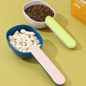 Fábrica al por mayor Durable moldeo por inyección de plástico Pala de alimentos para mascotas Comida para gatos Cuchara para perros En Stock