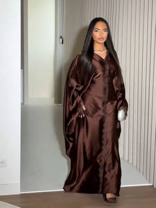 Abito Lungo Abaya di Lusso Mexizo con Maniche a Pipistrello e Dettagli in Pizzo per Donne Musulmane, Moda Islamica Modesta di Dubai - Product Image 4