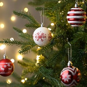 Ensemble de 24 boules de Noël incassables rouges et blanches Valery Madelyn, décorations de sapin de 236 pouces, décorations de fête en vrac - Product Image 6