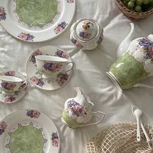 Cadeau romantique, élégant service à thé de l'après-midi avec fleurs de jardin, 22 pièces, théière, pot à lait, sucrier, soucoupe avec assiettes à dessert - Product Image 5