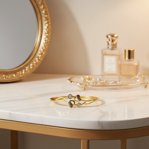 Elegante Brazalete de Diseño Chapado en Oro para Mujer con Detalles Modernos de Dos Tonos, Joyería de Moda Ligera y Estilosa - Product Image 2