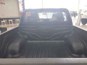 แผ่นปูพื้นผิวที่ป้องกันการลื่นสำหรับกระบะภายในรุ่น HILUX Revo ขนาด2015 2025 - Product Image 2