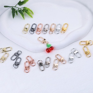 Ganchos de Metal Resistentes de Fábrica Directa con Cierre de Mosquetón Giratorio para Llaveros, Correas de Perro y Accesorios de Bolsos - Product Image 2