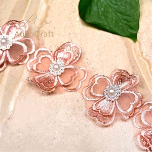 Accessoires <span class=keywords><strong>de</strong></span> confection DIY : Tissu en dentelle élégant en organza brodé <span class=keywords><strong>de</strong></span> cœurs, avec grandes <span class=keywords><strong>perles</strong></span> et strass, pour la confection <span class=keywords><strong>de</strong></span> coiffes et <span class=keywords><strong>de</strong></span> robes - Product Image 3