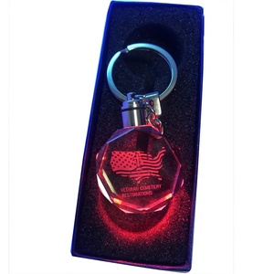 New Styles Red Light Keyrings Customized 3D Lasered Veteran Cemetery Restorations Flag Glass Key Chain